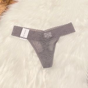 NWT Calvin Klein Women’s Lace Thong Gray Size M